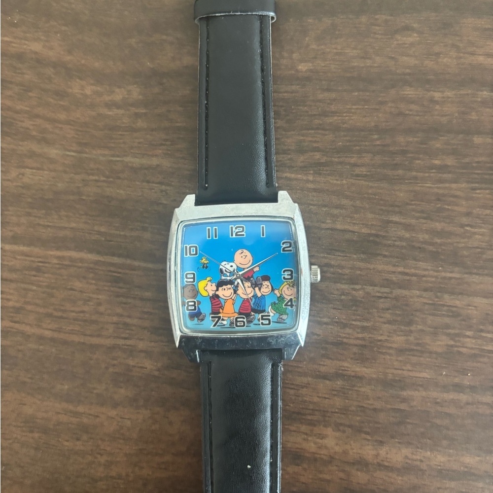 Black Leather Peanuts Gang Watch